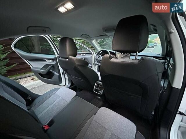 Белый Шкода Октавия, объемом двигателя 1.5 л и пробегом 12 тыс. км за 33300 $, фото 6 на Automoto.ua