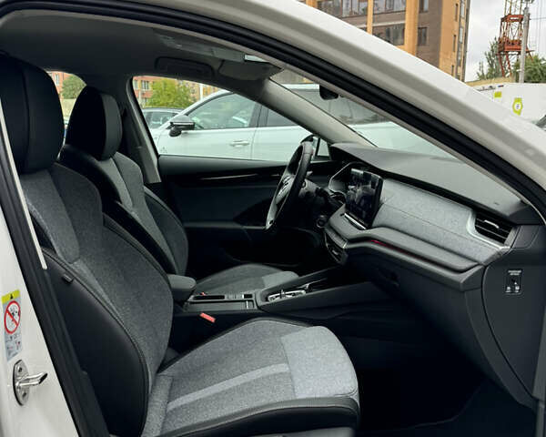 Шкода Октавия 2024 в Одессе на Automoto.ua Белый Шкода Октавия, объемом двигателя 1.5 л и пробегом 1 тыс. км за 37000 $, фото 37 на Automoto.ua