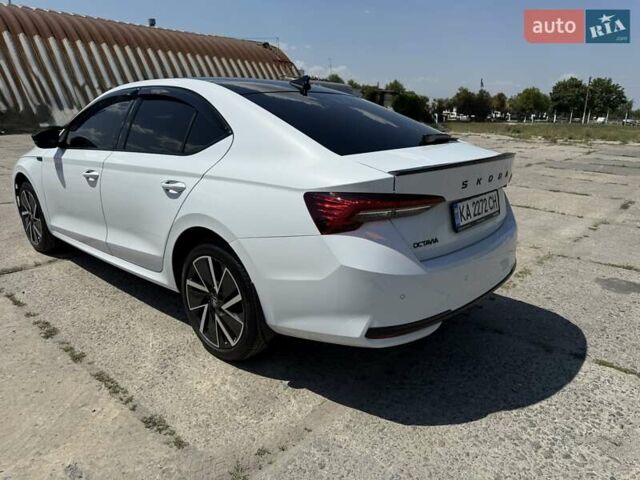 Белый Шкода Октавия, объемом двигателя 1.4 л и пробегом 8 тыс. км за 34850 $, фото 8 на Automoto.ua