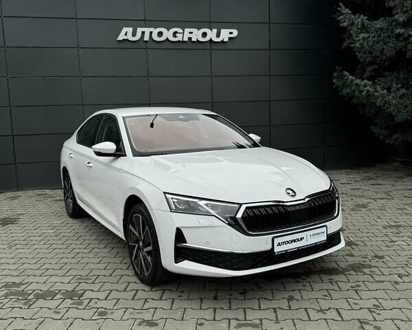 Шкода Октавия 2024 в Одессе на Automoto.ua Белый Шкода Октавия, объемом двигателя 1.5 л и пробегом 1 тыс. км за 37000 $, фото 2 на Automoto.ua