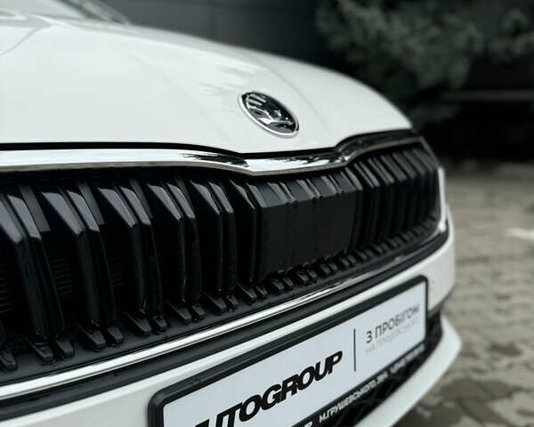 Шкода Октавия 2024 в Одессе на Automoto.ua Белый Шкода Октавия, объемом двигателя 1.5 л и пробегом 1 тыс. км за 37000 $, фото 7 на Automoto.ua