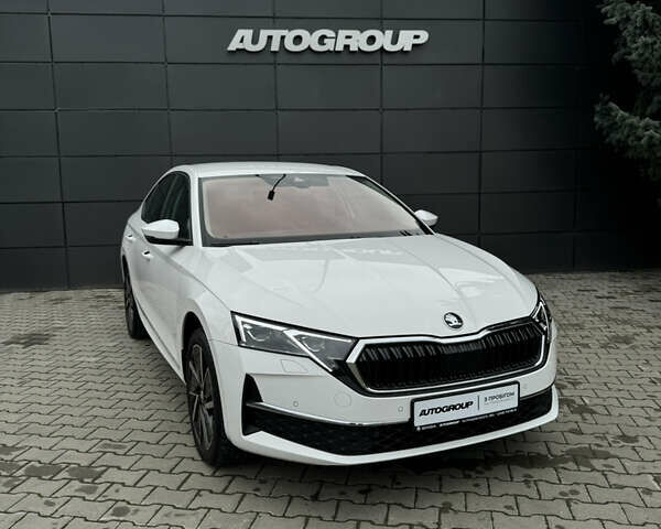 Шкода Октавия 2024 в Одессе на Automoto.ua Белый Шкода Октавия, объемом двигателя 1.5 л и пробегом 1 тыс. км за 37000 $, фото 1 на Automoto.ua