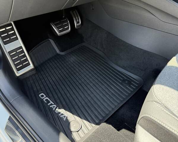 Белый Шкода Октавия, объемом двигателя 1.4 л и пробегом 8 тыс. км за 34850 $, фото 21 на Automoto.ua