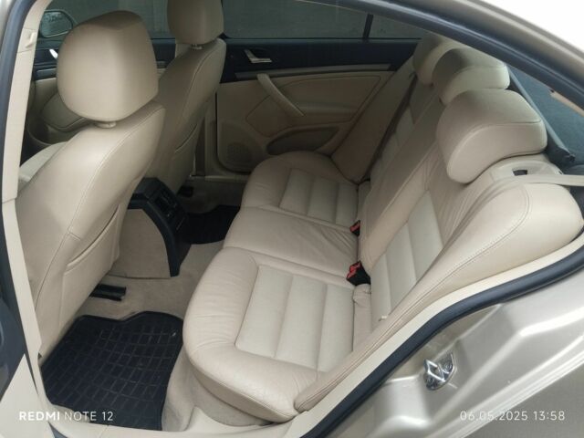 Бежевый Шкода Октавия, объемом двигателя 2 л и пробегом 400 тыс. км за 5000 $, фото 4 на Automoto.ua