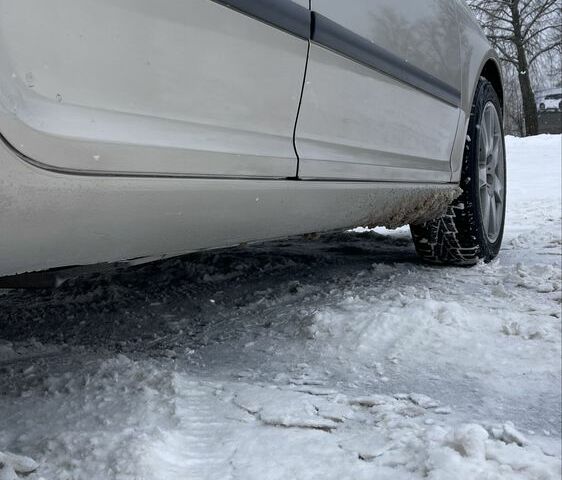 Бежевый Шкода Октавия, объемом двигателя 1.6 л и пробегом 240 тыс. км за 4500 $, фото 12 на Automoto.ua