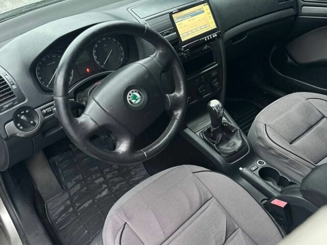 Бежевый Шкода Октавия, объемом двигателя 2 л и пробегом 280 тыс. км за 5400 $, фото 4 на Automoto.ua