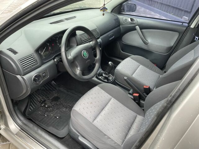 Бежевый Шкода Октавия, объемом двигателя 1.6 л и пробегом 138 тыс. км за 6500 $, фото 10 на Automoto.ua