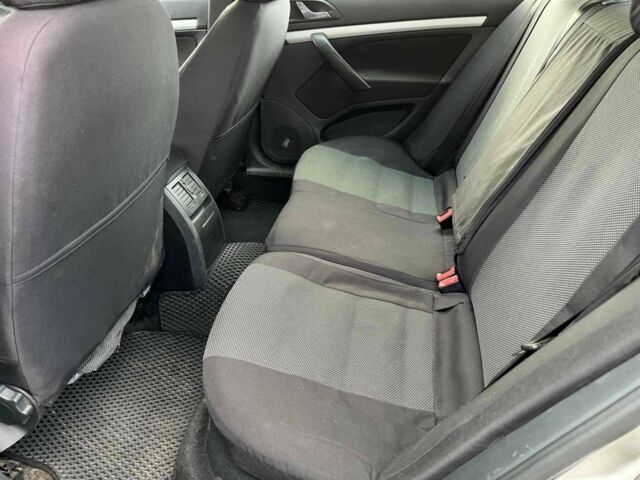 Бежевий Шкода Октавія, об'ємом двигуна 1.6 л та пробігом 311 тис. км за 6138 $, фото 10 на Automoto.ua