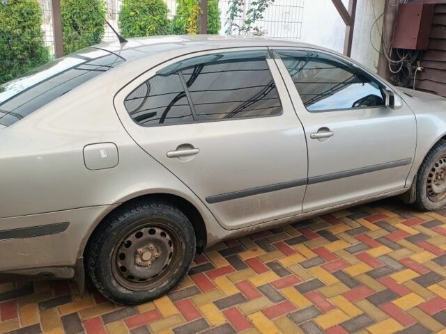 Бежевый Шкода Октавия, объемом двигателя 1.6 л и пробегом 200 тыс. км за 4500 $, фото 1 на Automoto.ua