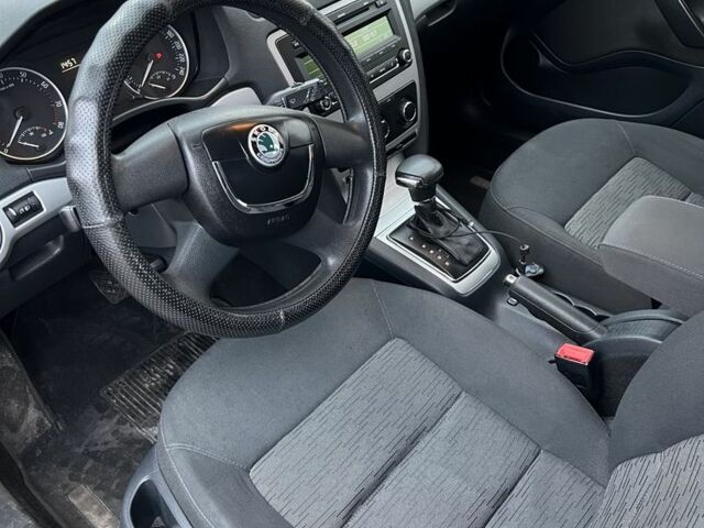 Бежевый Шкода Октавия, объемом двигателя 1.8 л и пробегом 157 тыс. км за 7527 $, фото 2 на Automoto.ua