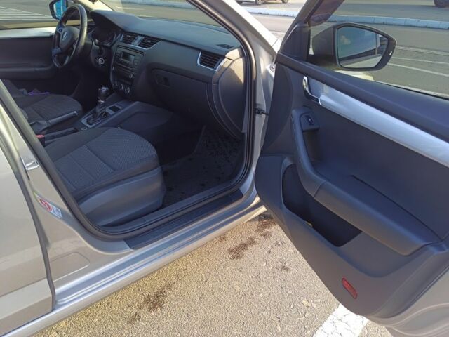 Бежевий Шкода Октавія, об'ємом двигуна 1.4 л та пробігом 199 тис. км за 9800 $, фото 5 на Automoto.ua