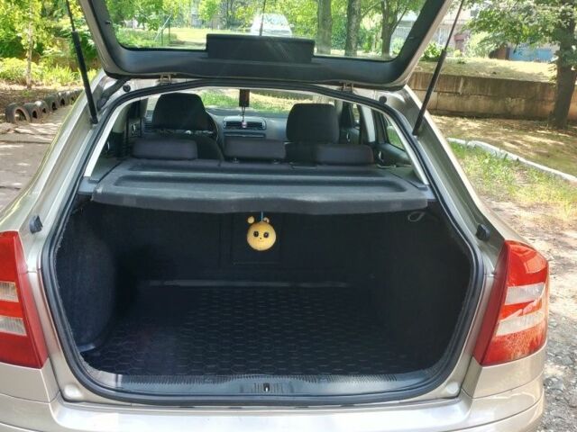 Бежевый Шкода Октавия, объемом двигателя 1.6 л и пробегом 189 тыс. км за 5800 $, фото 4 на Automoto.ua