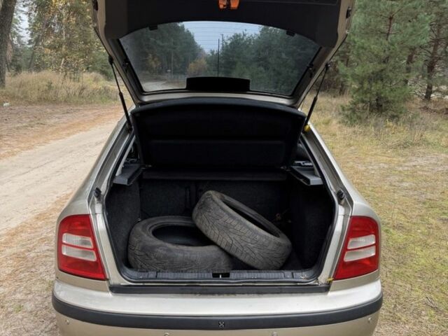 Бежевый Шкода Октавия, объемом двигателя 1.6 л и пробегом 227 тыс. км за 3950 $, фото 12 на Automoto.ua