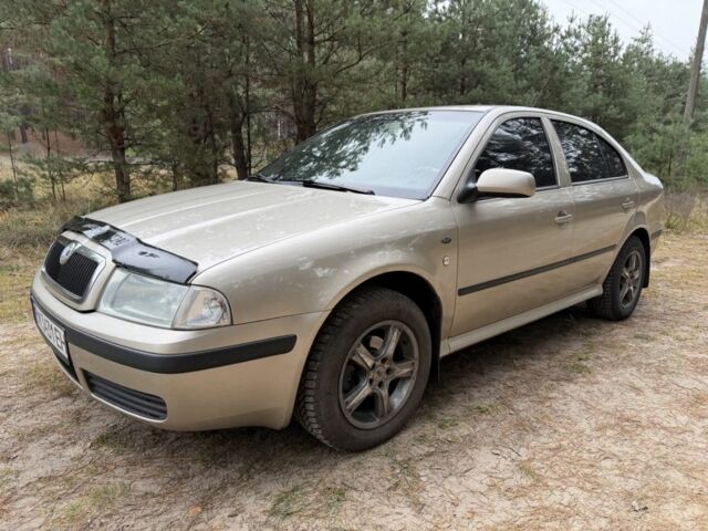 Бежевый Шкода Октавия, объемом двигателя 1.6 л и пробегом 227 тыс. км за 3950 $, фото 1 на Automoto.ua