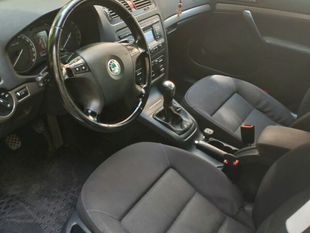 Бежевый Шкода Октавия, объемом двигателя 1.6 л и пробегом 189 тыс. км за 5800 $, фото 5 на Automoto.ua