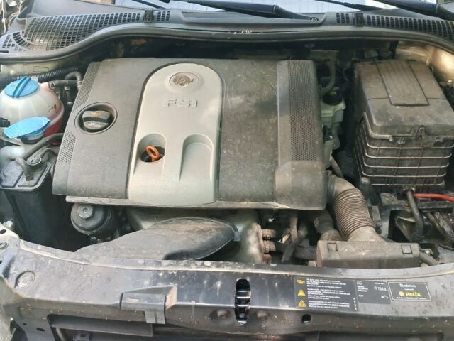 Бежевый Шкода Октавия, объемом двигателя 1.6 л и пробегом 189 тыс. км за 5800 $, фото 7 на Automoto.ua