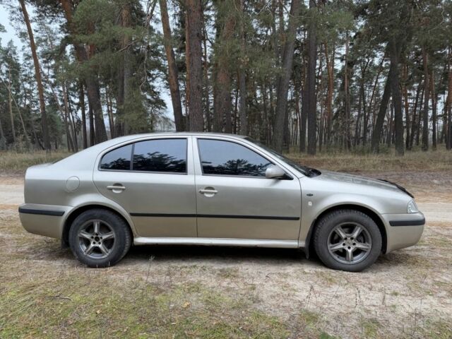 Бежевый Шкода Октавия, объемом двигателя 1.6 л и пробегом 227 тыс. км за 3950 $, фото 3 на Automoto.ua