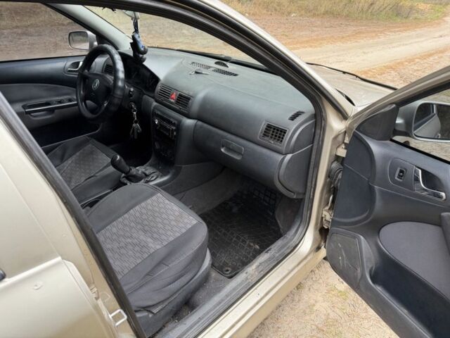 Бежевый Шкода Октавия, объемом двигателя 1.6 л и пробегом 227 тыс. км за 3950 $, фото 8 на Automoto.ua