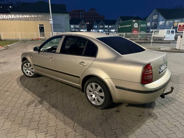 Бежевый Шкода Октавия, объемом двигателя 1.9 л и пробегом 300 тыс. км за 2650 $, фото 1 на Automoto.ua