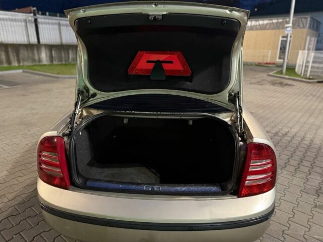 Бежевый Шкода Октавия, объемом двигателя 1.9 л и пробегом 300 тыс. км за 2650 $, фото 15 на Automoto.ua