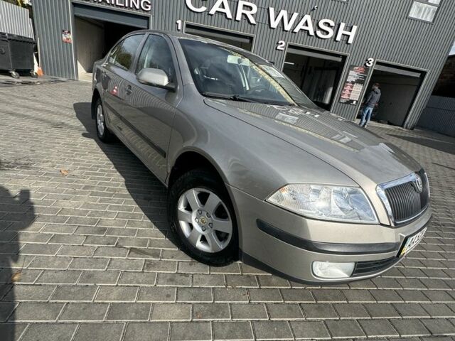 Бежевый Шкода Октавия, объемом двигателя 2 л и пробегом 166 тыс. км за 6600 $, фото 1 на Automoto.ua