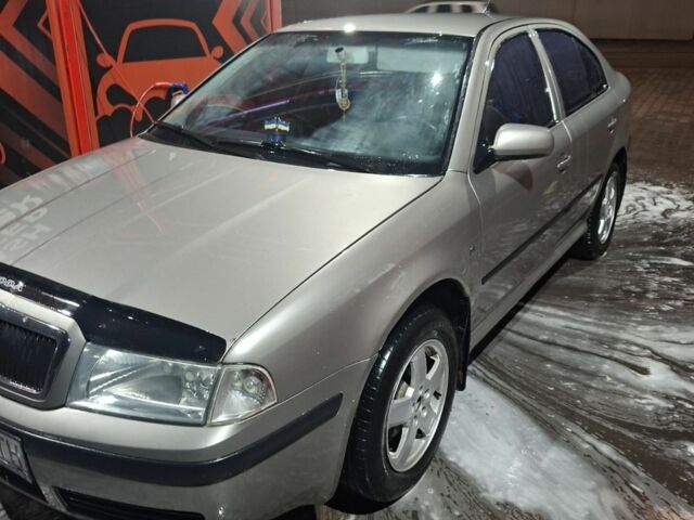 Бежевый Шкода Октавия, объемом двигателя 1.6 л и пробегом 250 тыс. км за 3500 $, фото 4 на Automoto.ua