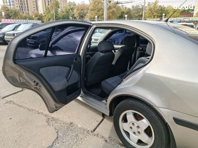 Бежевый Шкода Октавия, объемом двигателя 1.6 л и пробегом 297 тыс. км за 4490 $, фото 12 на Automoto.ua