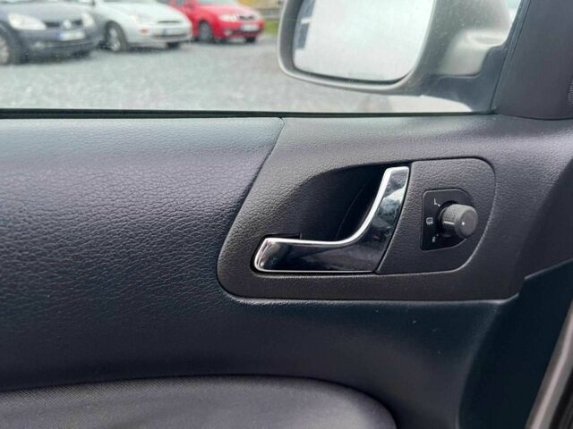 Бежевый Шкода Октавия, объемом двигателя 1.6 л и пробегом 276 тыс. км за 4490 $, фото 19 на Automoto.ua