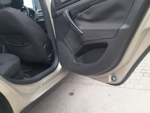 Бежевий Шкода Октавія, об'ємом двигуна 1.9 л та пробігом 300 тис. км за 2000 $, фото 6 на Automoto.ua