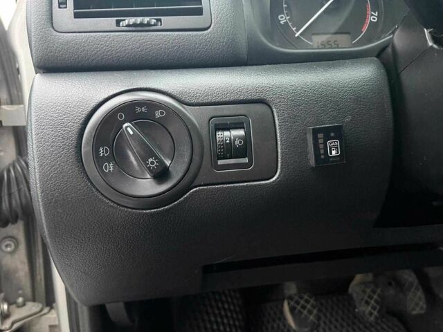 Бежевый Шкода Октавия, объемом двигателя 1.6 л и пробегом 276 тыс. км за 4490 $, фото 21 на Automoto.ua