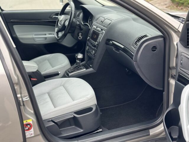 Бежевый Шкода Октавия, объемом двигателя 1.8 л и пробегом 231 тыс. км за 9350 $, фото 21 на Automoto.ua