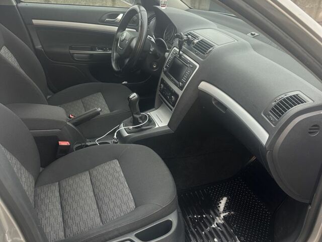 Бежевий Шкода Октавія, об'ємом двигуна 1.8 л та пробігом 172 тис. км за 7500 $, фото 9 на Automoto.ua