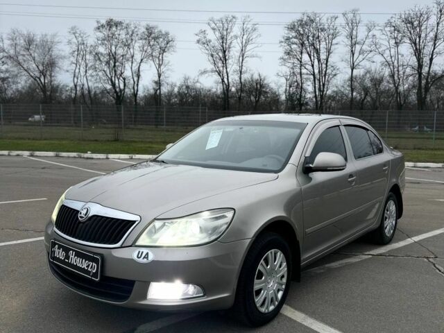 Бежевый Шкода Октавия, объемом двигателя 1.6 л и пробегом 198 тыс. км за 7400 $, фото 2 на Automoto.ua