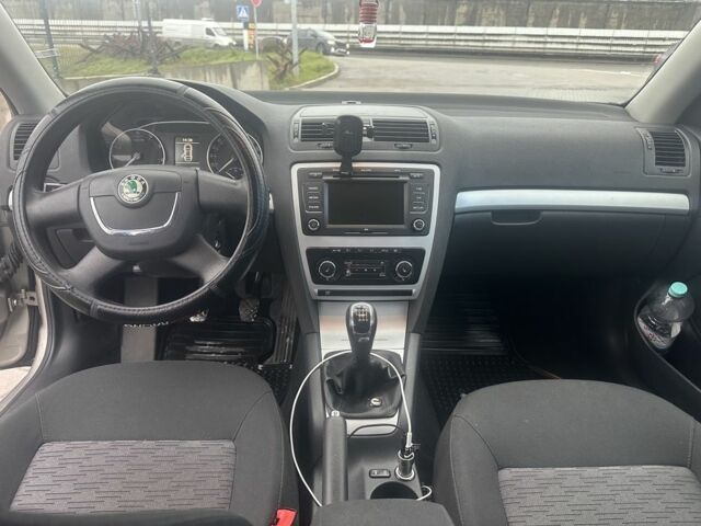 Бежевий Шкода Октавія, об'ємом двигуна 1.8 л та пробігом 172 тис. км за 7500 $, фото 7 на Automoto.ua