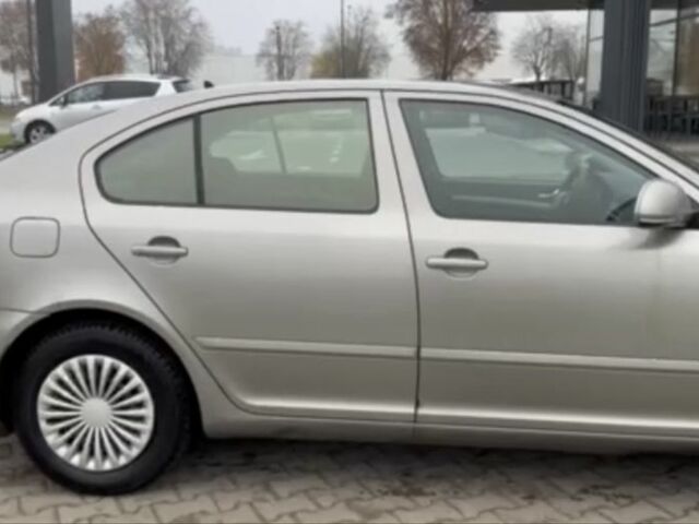 Бежевый Шкода Октавия, объемом двигателя 1.6 л и пробегом 1 тыс. км за 3500 $, фото 3 на Automoto.ua