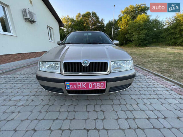 Бежевый Шкода Октавия, объемом двигателя 1.6 л и пробегом 207 тыс. км за 5299 $, фото 2 на Automoto.ua
