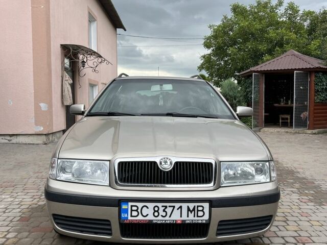 Бежевый Шкода Октавия, объемом двигателя 1.6 л и пробегом 291 тыс. км за 4299 $, фото 1 на Automoto.ua