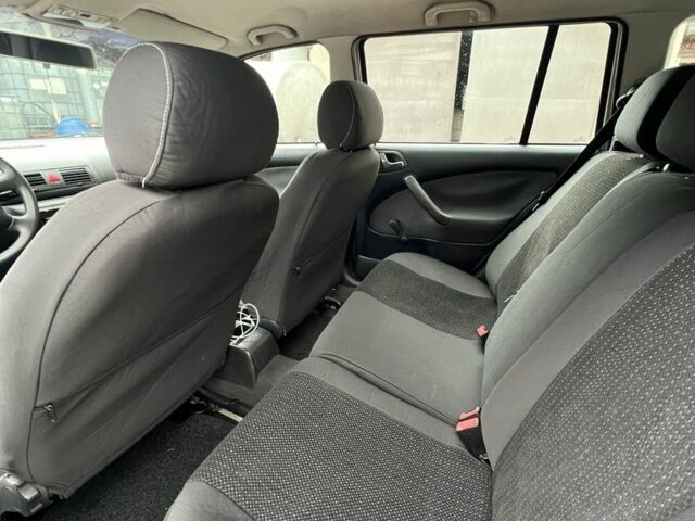 Бежевый Шкода Октавия, объемом двигателя 1.6 л и пробегом 291 тыс. км за 4299 $, фото 8 на Automoto.ua