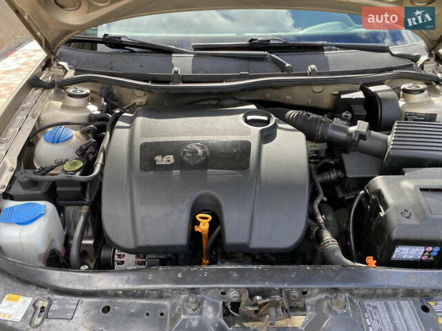 Бежевый Шкода Октавия, объемом двигателя 1.6 л и пробегом 241 тыс. км за 4699 $, фото 14 на Automoto.ua