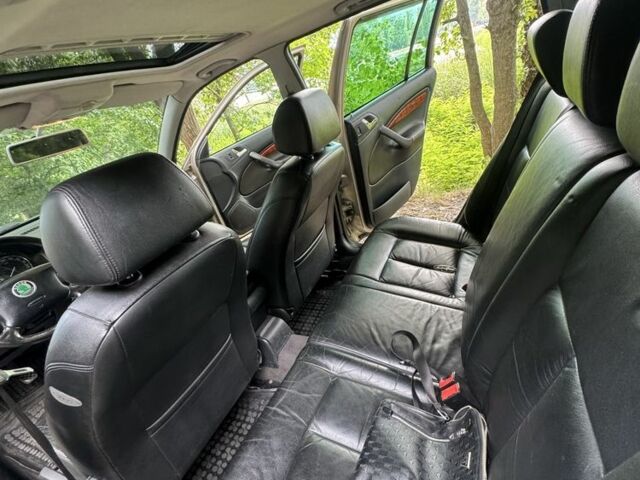 Бежевий Шкода Октавія, об'ємом двигуна 1.9 л та пробігом 269 тис. км за 4600 $, фото 3 на Automoto.ua