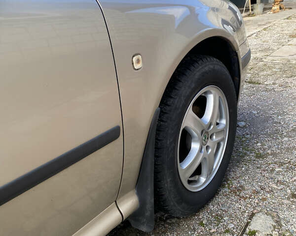 Бежевый Шкода Октавия, объемом двигателя 1.6 л и пробегом 241 тыс. км за 4699 $, фото 5 на Automoto.ua