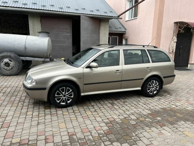 Бежевый Шкода Октавия, объемом двигателя 1.6 л и пробегом 291 тыс. км за 4299 $, фото 2 на Automoto.ua