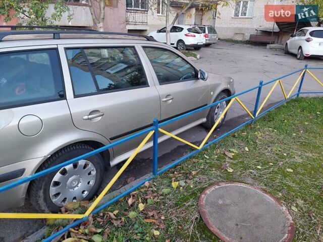 Шкода Октавия 2004 в Хмельницком на Automoto.ua Бежевый Шкода Октавия, объемом двигателя 1.6 л и пробегом 252 тыс. км за 4500 $, фото 9 на Automoto.ua