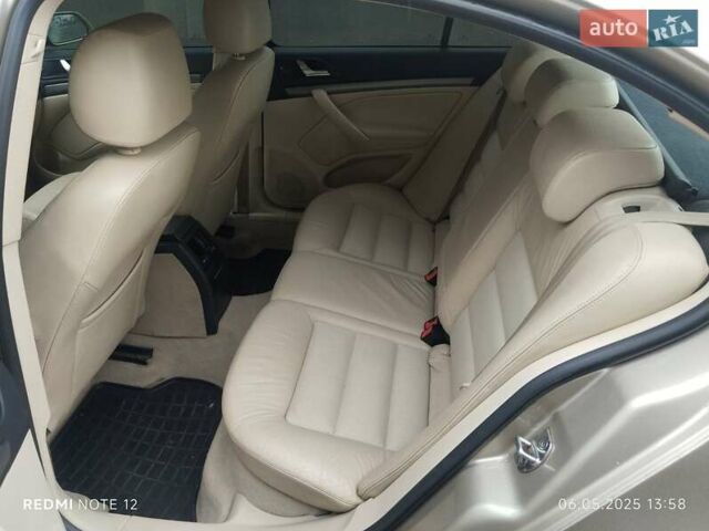 Бежевый Шкода Октавия, объемом двигателя 2 л и пробегом 400 тыс. км за 5000 $, фото 3 на Automoto.ua