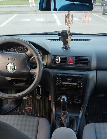 Бежевий Шкода Октавія, об'ємом двигуна 1.6 л та пробігом 225 тис. км за 5105 $, фото 2 на Automoto.ua