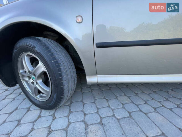 Бежевый Шкода Октавия, объемом двигателя 1.6 л и пробегом 207 тыс. км за 5299 $, фото 7 на Automoto.ua