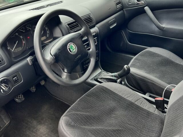 Бежевый Шкода Октавия, объемом двигателя 1.6 л и пробегом 291 тыс. км за 4299 $, фото 7 на Automoto.ua