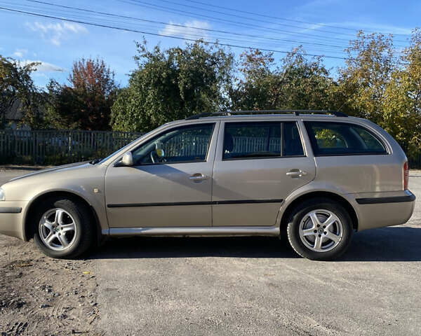 Бежевый Шкода Октавия, объемом двигателя 1.6 л и пробегом 242 тыс. км за 4600 $, фото 3 на Automoto.ua