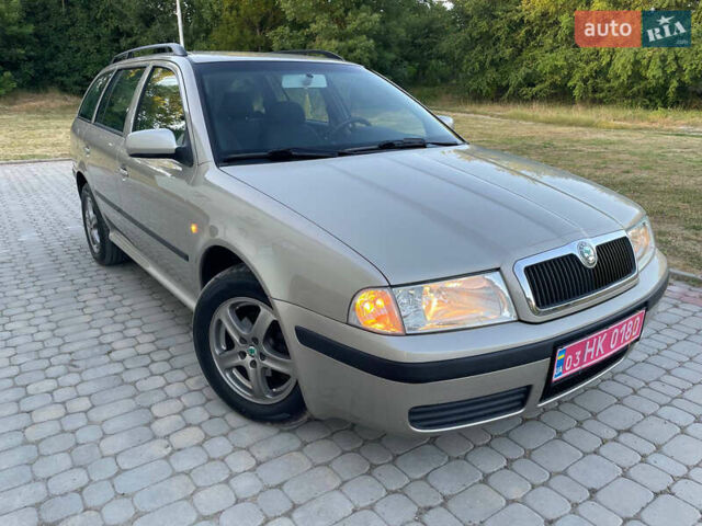 Бежевый Шкода Октавия, объемом двигателя 1.6 л и пробегом 207 тыс. км за 5299 $, фото 1 на Automoto.ua