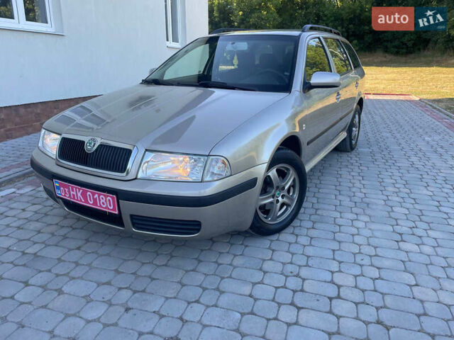 Бежевый Шкода Октавия, объемом двигателя 1.6 л и пробегом 207 тыс. км за 5299 $, фото 4 на Automoto.ua